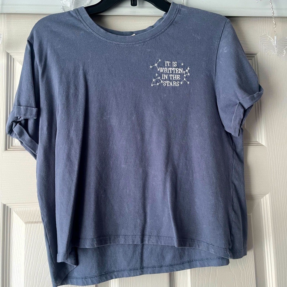 Short sleeve shirt, crop like but not tight. New and only worn once or twice.